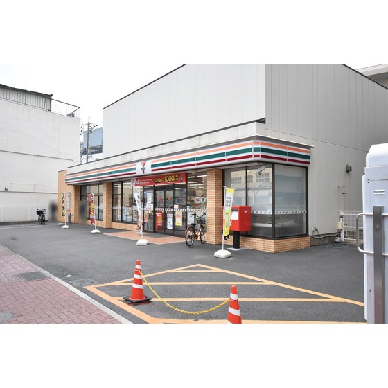 コンビニ　セブンイレブン名古屋中村区役所駅前店（コンビニ）まで270m