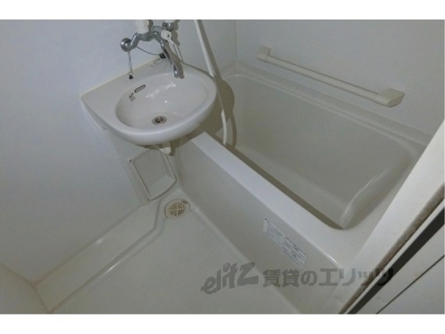 バス・シャワールーム　バス