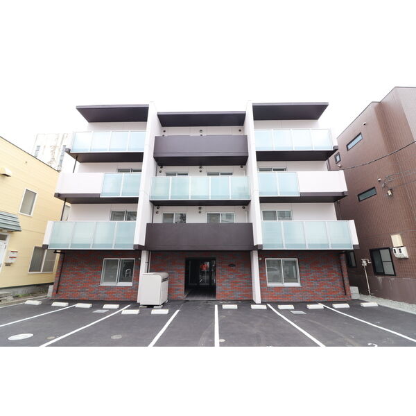 北海道札幌市中央区南四条西１６（マンション）の賃貸物件の外観