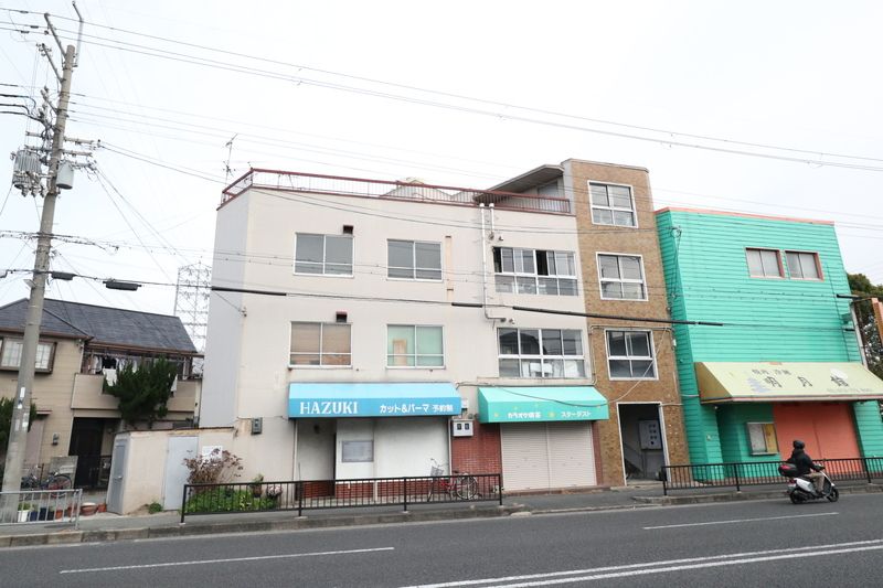 伊丹市稲野町のマンションの建物外観