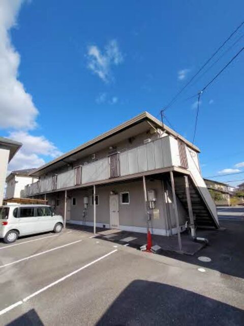 福山市川口町のアパートの建物外観