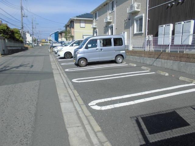 【コリエンテの駐車場】