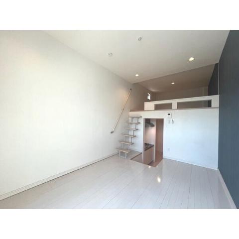 居室・リビング　室内