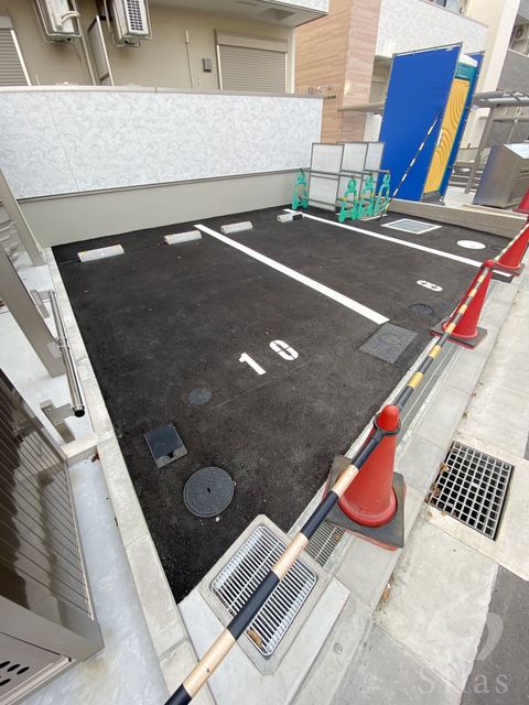 【東大阪市友井のアパートの駐車場】