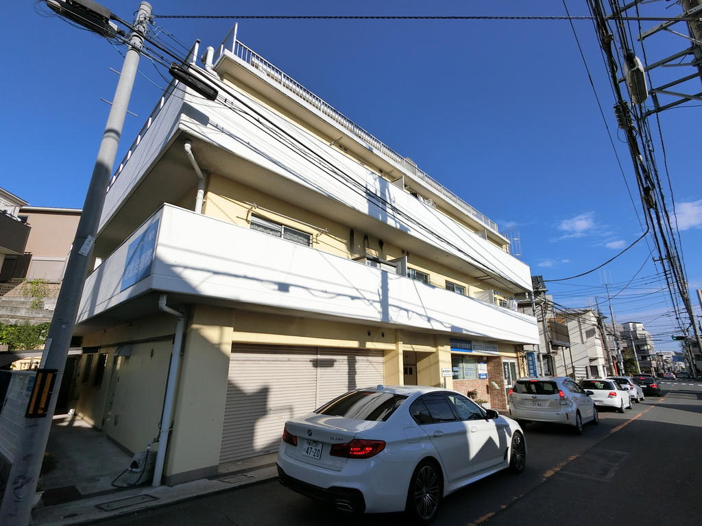 横浜市港北区高田東のマンションの建物外観