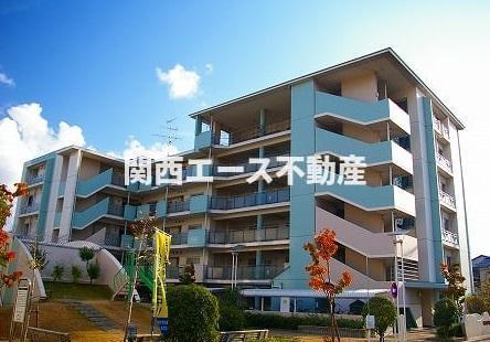 堺市堺区出島町のマンションの建物外観