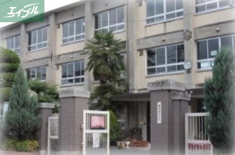 小学校　岡山市立鹿田小学校（小学校）まで494m