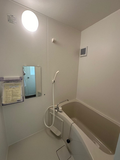 バス・シャワールーム　※別部屋の写真です