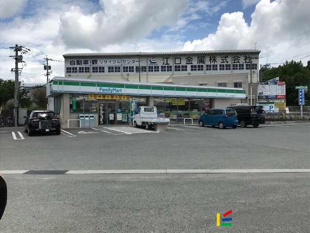 コンビニ　ファミリーマート　新代店（コンビニ）まで800m