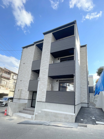 コンビニ　セブンイレブン広島東青崎町店（コンビニ）まで732m