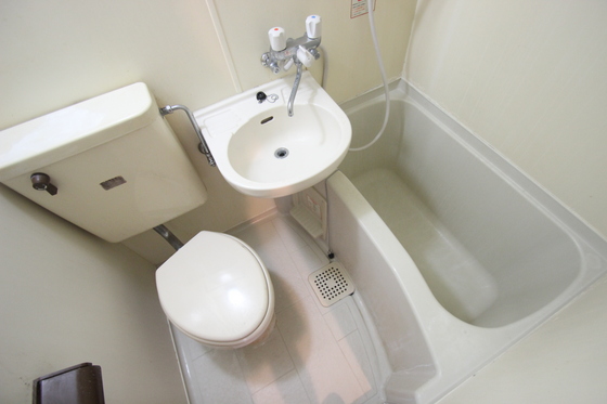 バス・シャワールーム　※別部屋の写真です