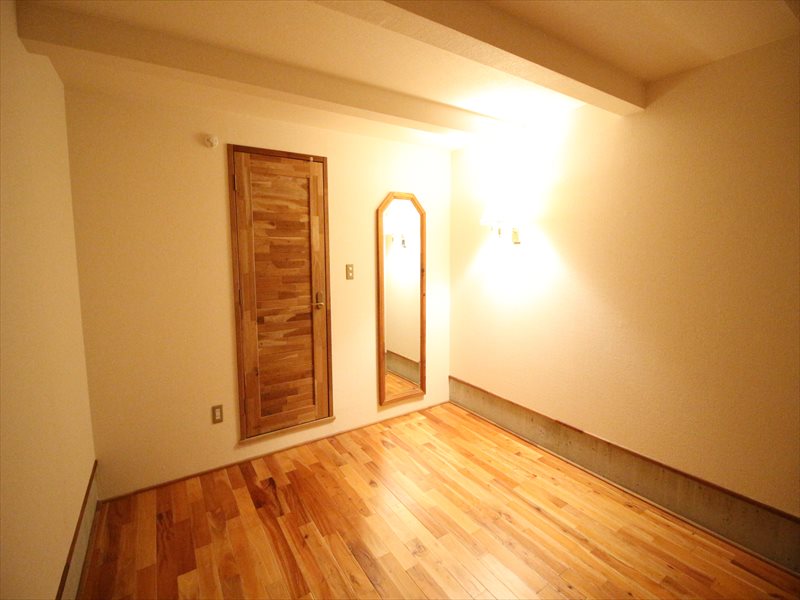 その他部屋・スペース　１階洋室・床フローリング＆お洒落な間接照明付き（写真は別室）