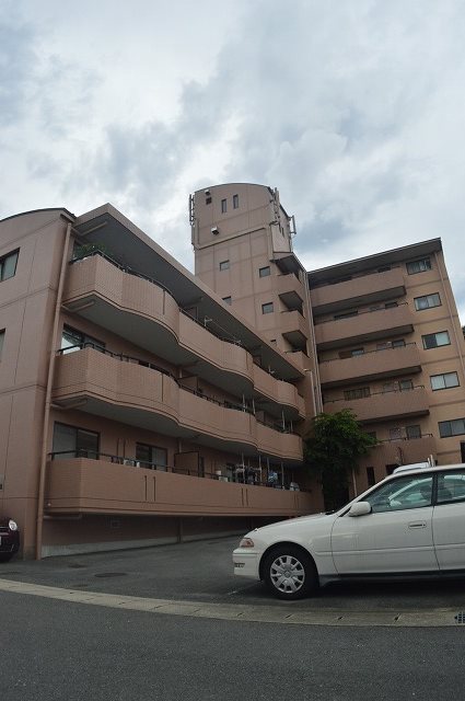 京都市右京区常盤古御所町のマンションの建物外観