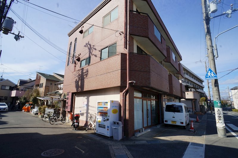 長岡京市今里のマンションの建物外観