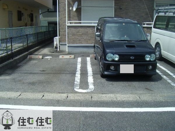 【エクセル田中IIの駐車場】