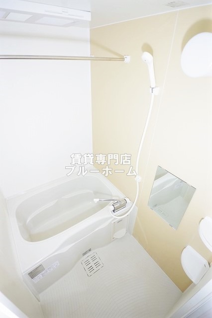 バス・シャワールーム　浴室乾燥付きのお風呂！