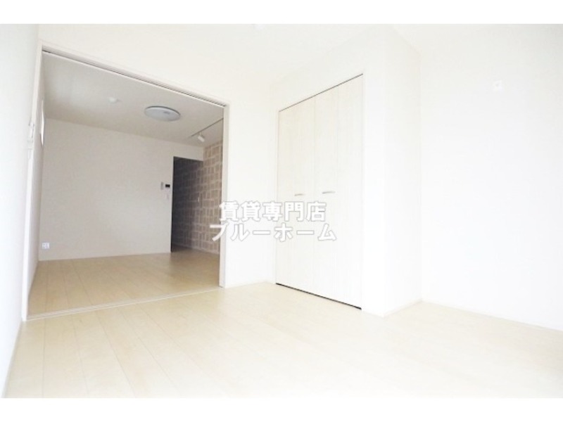 その他部屋・スペース　白基調で明るい洋室！