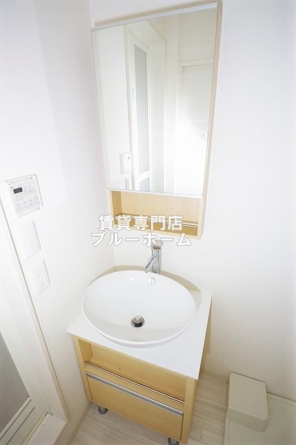 洗面設備　かわいいボウル型洗面！