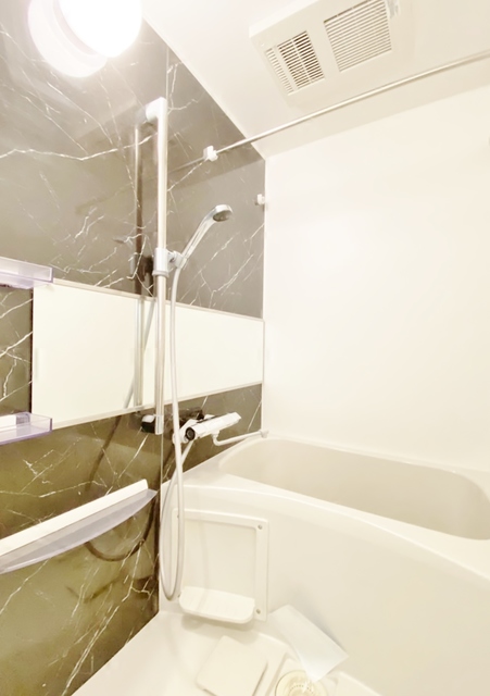 バス・シャワールーム　浴室乾燥・暖房付き浴室