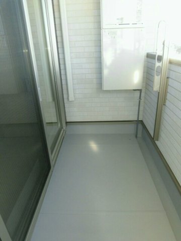 バルコニー　陽当たり良好なバルコニーです