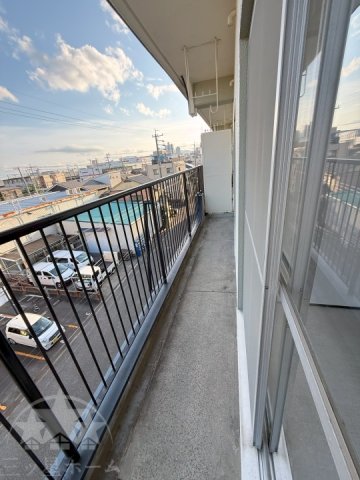 バルコニー　お洗濯にも便利なバルコニー付き