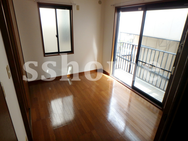 居室・リビング　明るいお部屋です☆