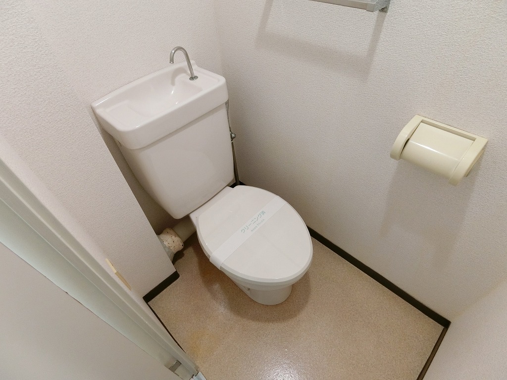 トイレ　トイレ内コンセントあります。
