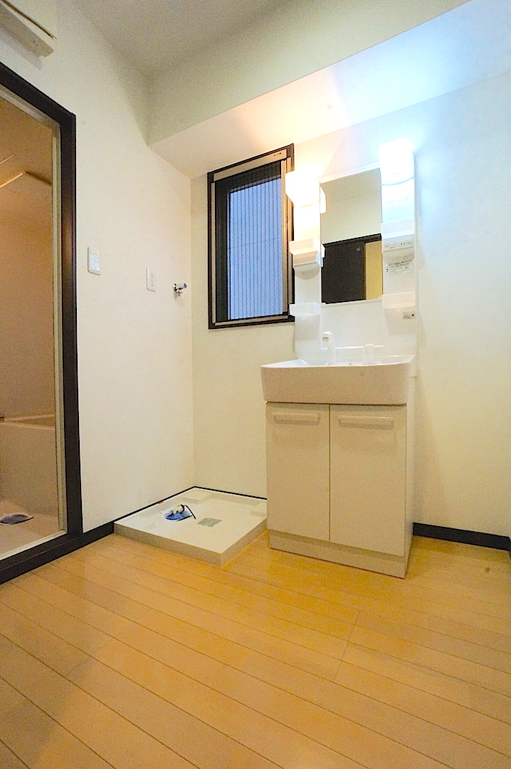 洗面設備　洗面台・洗濯機置場