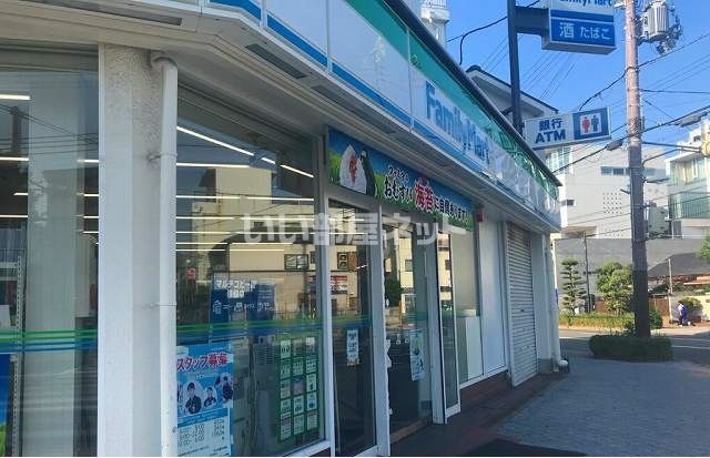 コンビニ　ファミリーマート 井上兵庫大仏前店様（コンビニ）まで608m
