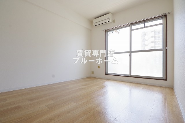その他　別角度からの洋室です！