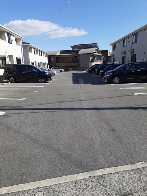 駐車場　駐車スペースもあります♪