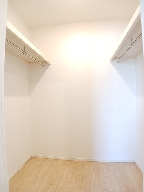 収納　ウォークインクローゼットなので収納豊富です☆