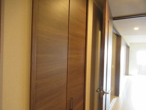 玄関　※写真は現状と異なる場合、現状優先とさせていただきます