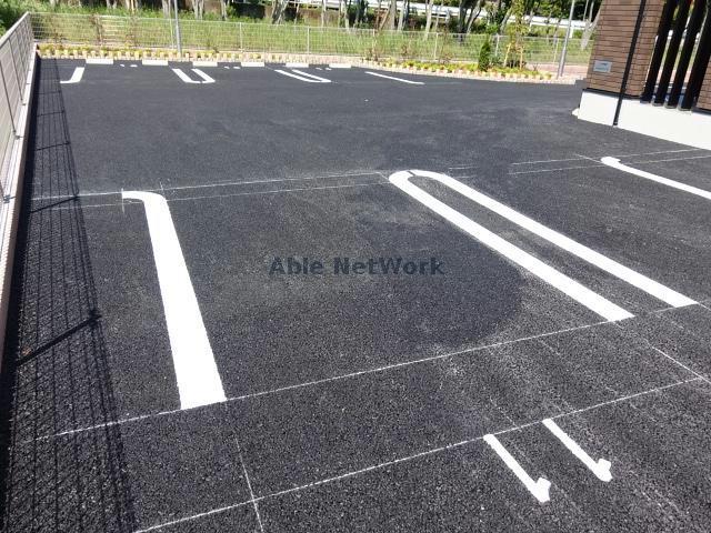 駐車場　駐車場