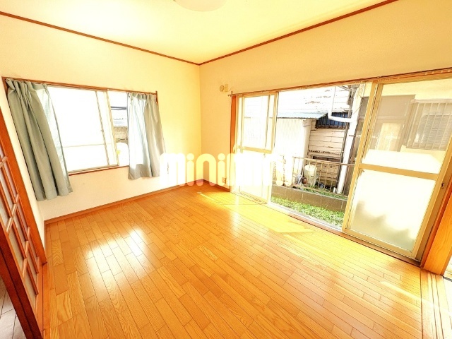 居室・リビング　同タイプ写真