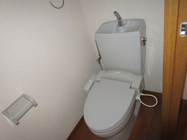 トイレ　シャワートイレでスッキリ