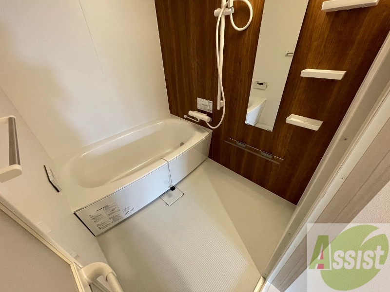 バス・シャワールーム　お風呂になります。一日の疲れを癒してくださいね。