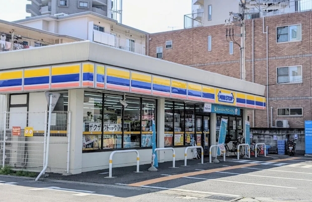 コンビニ　ミニストップ土呂駅前店（コンビニ）まで646m