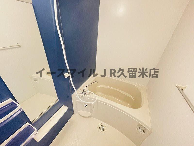 バス・シャワールーム　落ち着いた空間のお風呂です