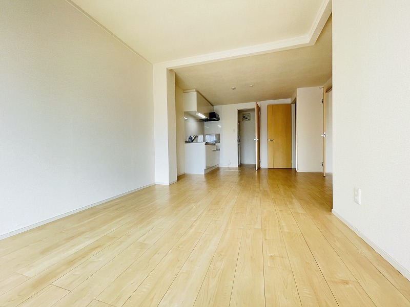 居室・リビング　こちらのリビングで趣味の時間をお楽しみください