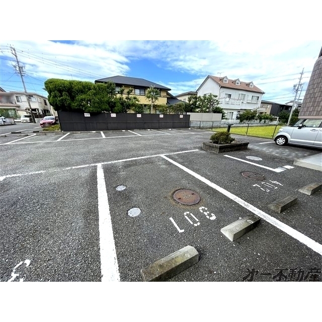 駐車場　駐車場