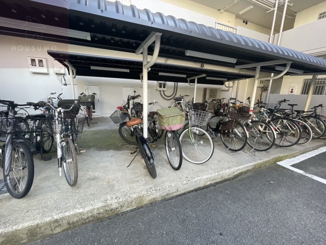 その他共有部分　毎日通るエントランスはこのようになっています