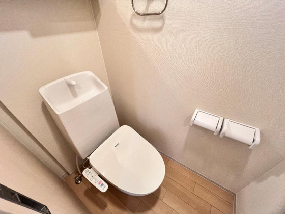 トイレ　※掲載写真は同マンション別部屋参考写真となります。