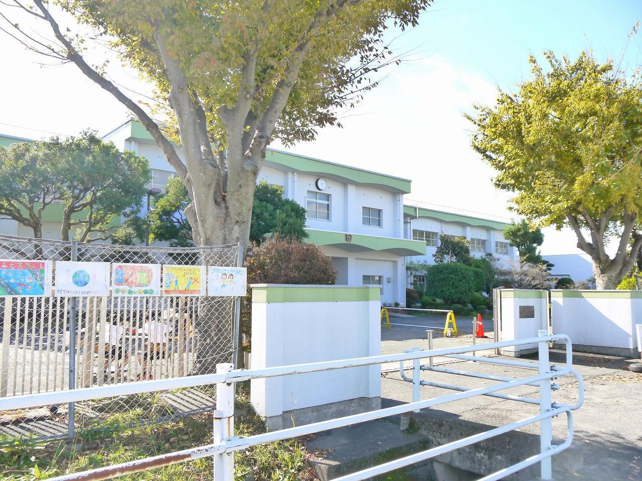 小学校　若葉小学校（小学校）まで550m