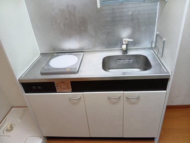 キッチン　コンパクトなキッチンで掃除もラクラク