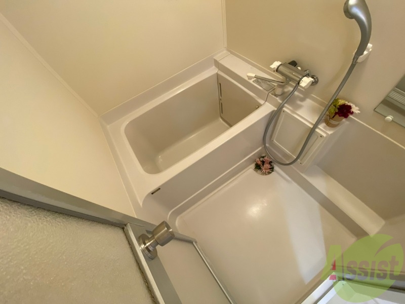 バス・シャワールーム　お風呂になります。一日の疲れを癒してくださいね。