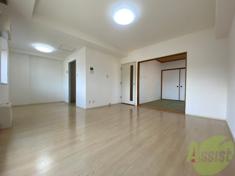 居室・リビング　広々としたリビングですね。使い勝手がよさそうですね！