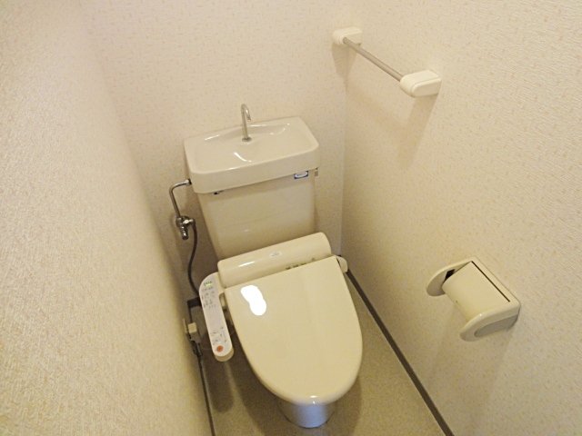 トイレ　落ち着いたトイレです