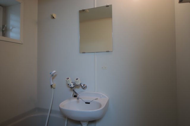 洗面設備　別室の参考写真です。※現況優先