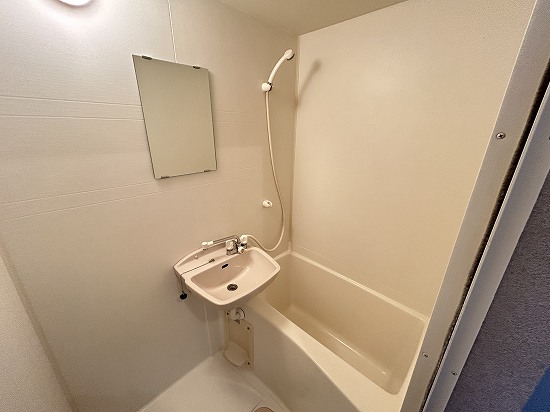 バス・シャワールーム　※写真は類似です、他のお部屋の写真になります